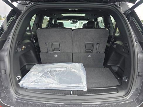 New 2025 Jeep Grand Cherokee L Limited image 16