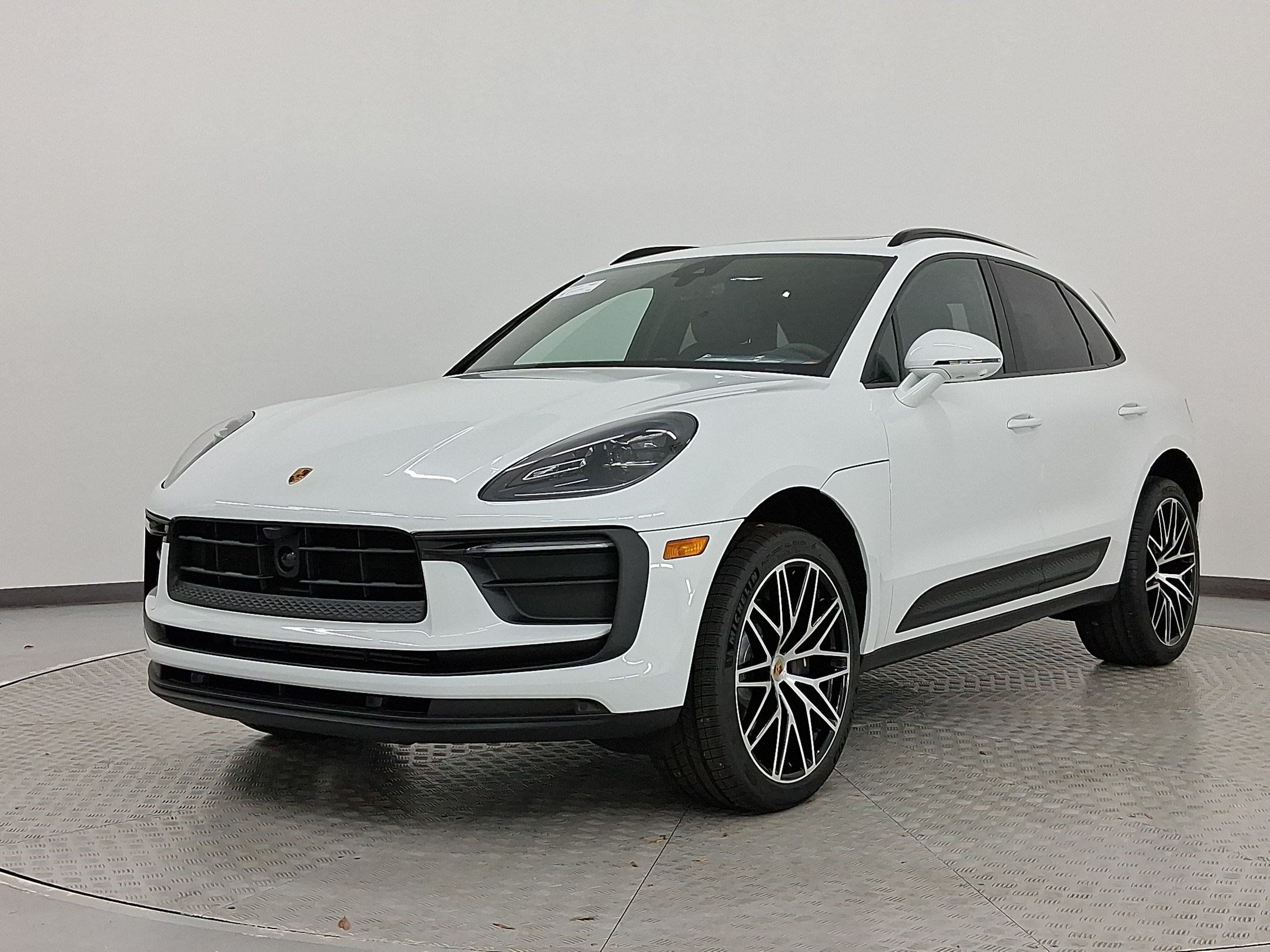 Used 2026 Porsche Macan AWD/4WD image 1