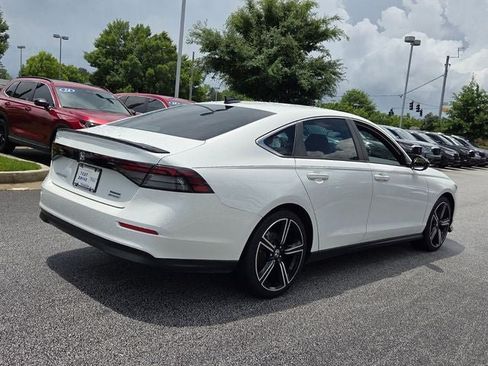 Used 2024 Honda Accord Sport image 3