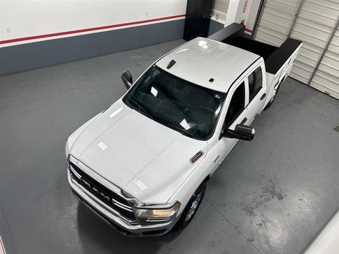 Used 2021 RAM 2500 Tradesman w/ Chrome Appearance Group image 9