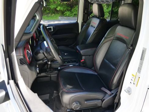 Used 2019 Jeep Wrangler Unlimited Rubicon AWD/4WD image 3