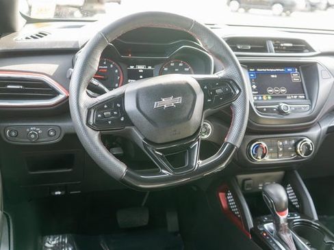Used 2023 Chevrolet TrailBlazer RS FWD image 14