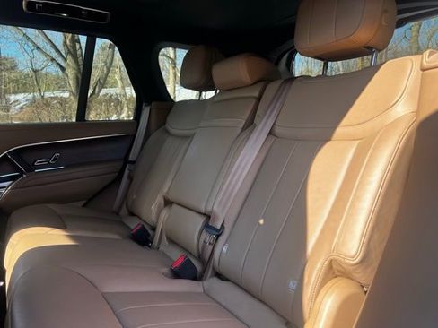 Used 2023 Land Rover Range Rover SE image 12