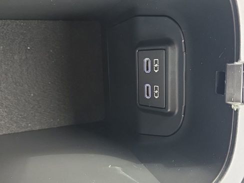 Used 2025 Toyota RAV4 LE image 32