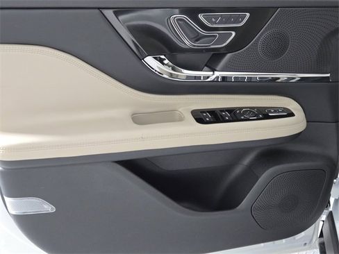 New 2025 Lincoln Corsair Grand Touring image 11