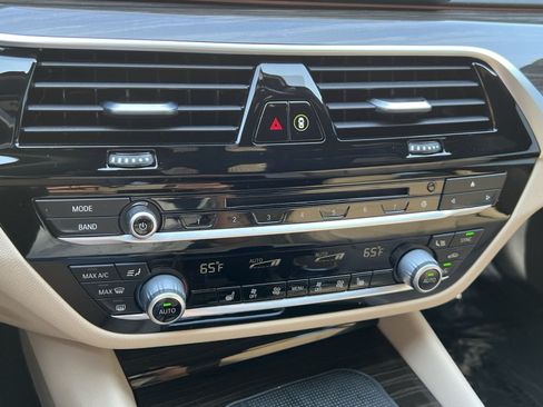 Used 2018 BMW 530i xDrive AWD/4WD image 15