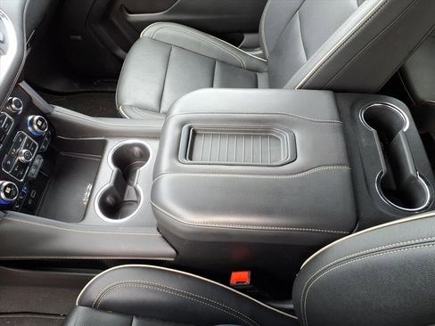 Used 2024 GMC Yukon SLT image 14