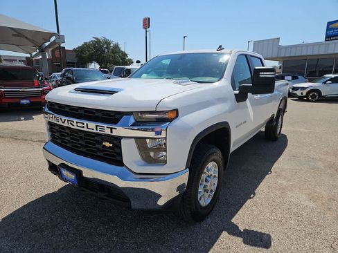 Used 2022 Chevrolet Silverado 2500 LT w/ Fleet Comfort Package AWD/4WD image 4