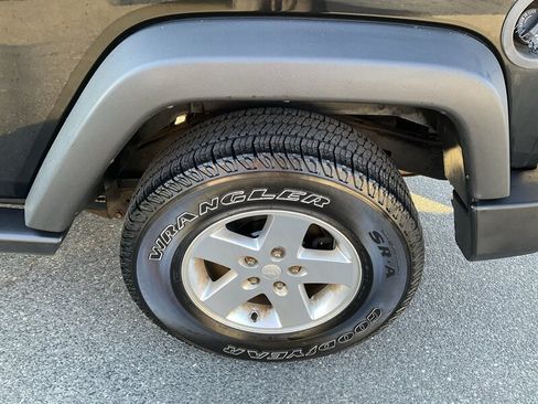 Used 2012 Jeep Wrangler Sport AWD/4WD image 11