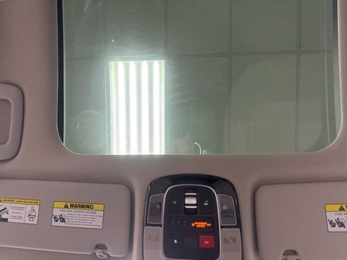 Used 2024 Hyundai Tucson Limited image 36