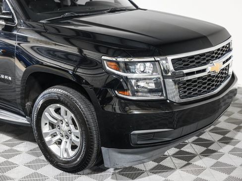 Used 2019 Chevrolet Suburban LT image 5