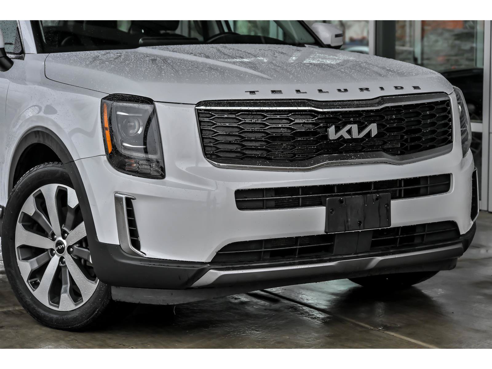Used 2022 Kia Telluride S AWD/4WD image 2