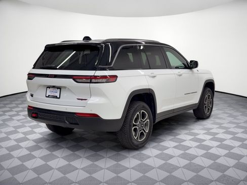 Used 2022 Jeep Grand Cherokee Trailhawk AWD/4WD image 9