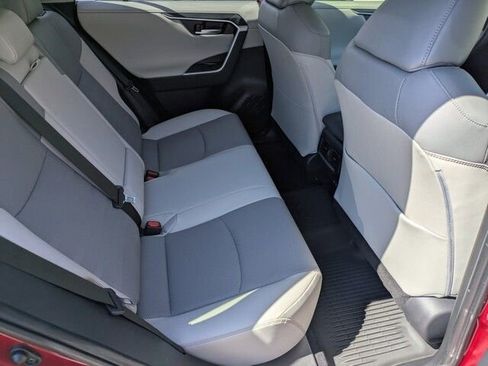 Used 2022 Toyota RAV4 Limited image 30