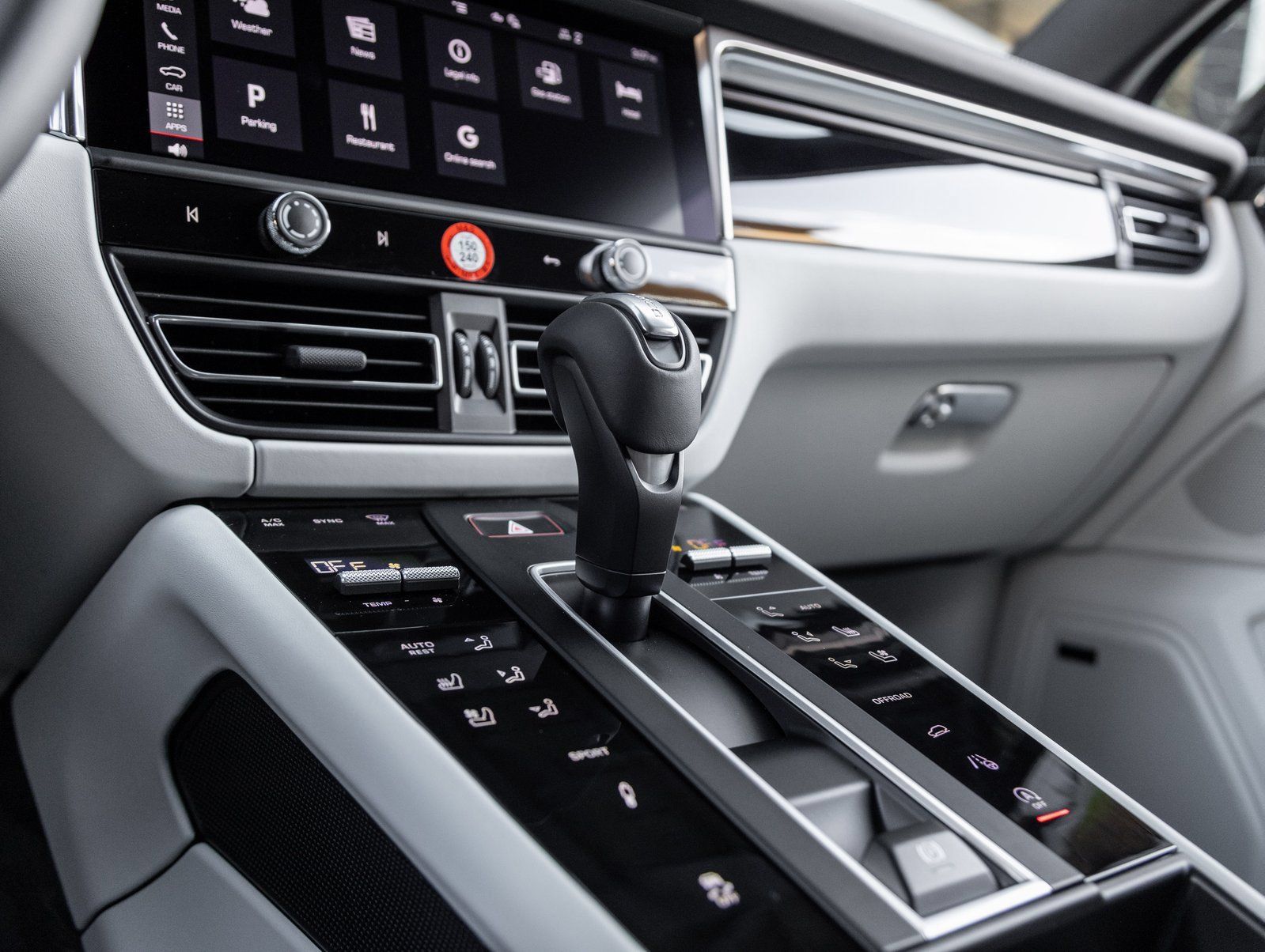 Certified 2026 Porsche Macan S AWD/4WD image 27