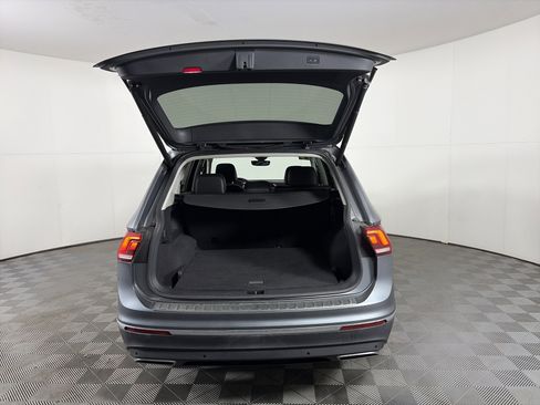 Used 2019 Volkswagen Tiguan SEL Premium image 9
