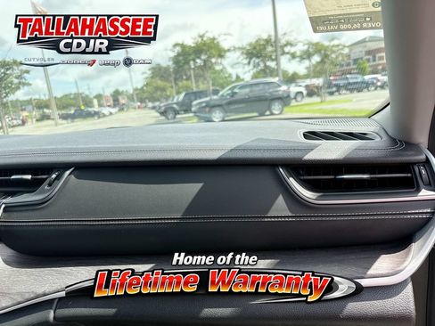 Used 2022 Jeep Grand Cherokee L Limited w/ Luxury Tech Group II AWD/4WD image 35
