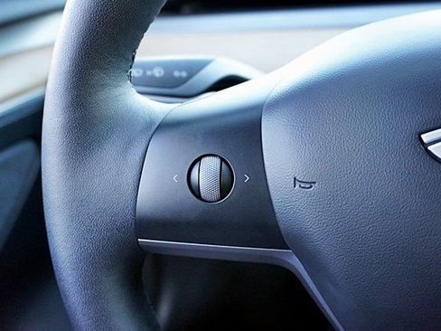 Used 2023 Tesla Model 3 Standard Range RWD image 37