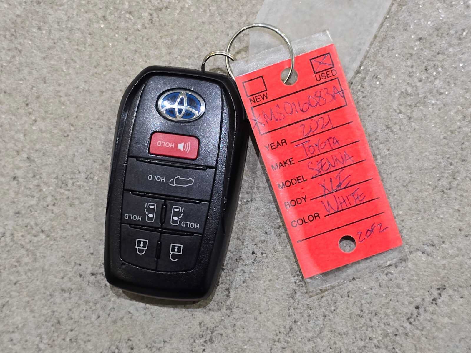 Certified 2021 Toyota Sienna XLE AWD/4WD image 31