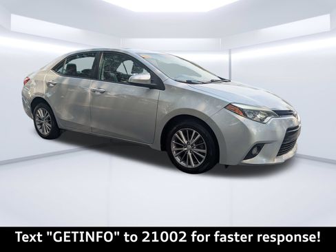 Used 2015 Toyota Corolla LE FWD image 1