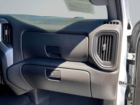 Used 2021 Chevrolet Silverado 1500 Custom RWD image 17