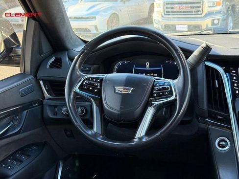 Used 2019 Cadillac Escalade ESV Platinum image 21