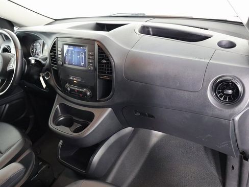 Used 2021 Mercedes-Benz Metris image 6