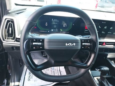Used 2026 Kia Sorento LX FWD image 14