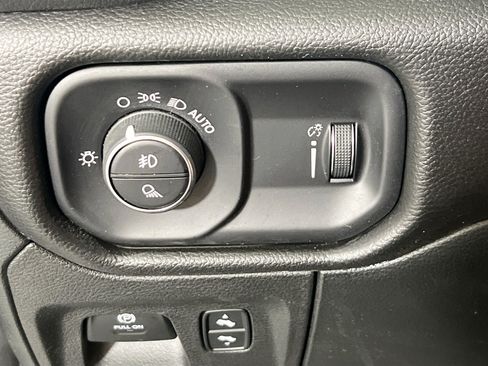 Used 2022 RAM 1500 Big Horn AWD/4WD image 10