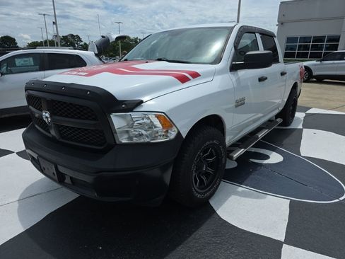 Used 2018 RAM 1500 Tradesman RWD image 2