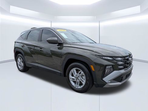 Certified 2026 Hyundai Tucson SE FWD image 1