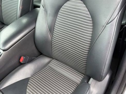 Used 2019 Toyota Camry SE image 14