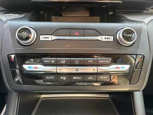 Used 2020 Ford Explorer XLT w/ Equipment Group 202A image 34