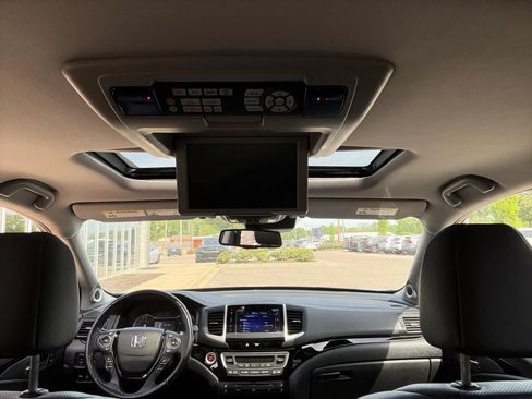 Used 2018 Honda Pilot Elite image 17