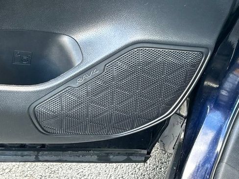 Used 2020 Toyota RAV4 XLE w/ Convenience Package AWD/4WD image 16