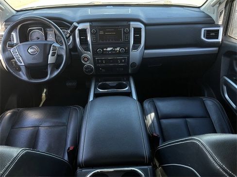 Used 2019 Nissan Titan PRO-4X w/ Pro-4x Convenience Package image 12