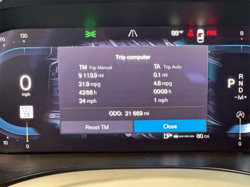 Certified 2023 Volvo XC60 B5 Plus w/ Climate Package image 27