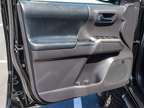 Used 2022 Toyota Tacoma Limited w/ Nightshade Package AWD/4WD image 26