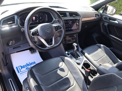 Used 2022 Volkswagen Tiguan SEL R-Line AWD/4WD image 30