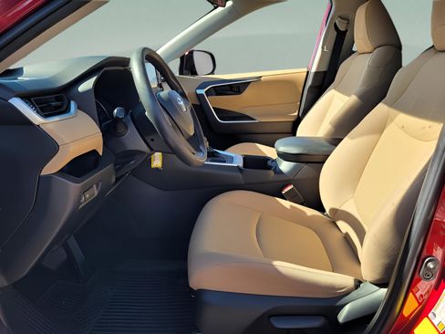 Certified 2022 Toyota RAV4 LE image 13