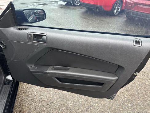 Used 2014 Ford Mustang Convertible RWD image 21