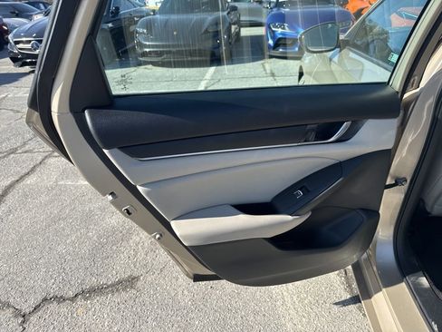 Used 2018 Honda Accord LX image 24