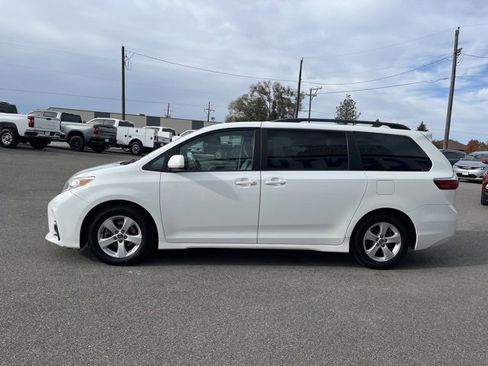 Used 2018 Toyota Sienna LE image 7