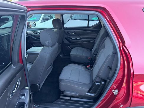 Used 2018 Chevrolet Traverse LT FWD image 5