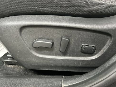Used 2019 Nissan Rogue SV AWD/4WD image 10