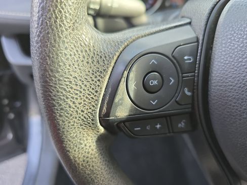 Used 2021 Toyota RAV4 XLE image 17