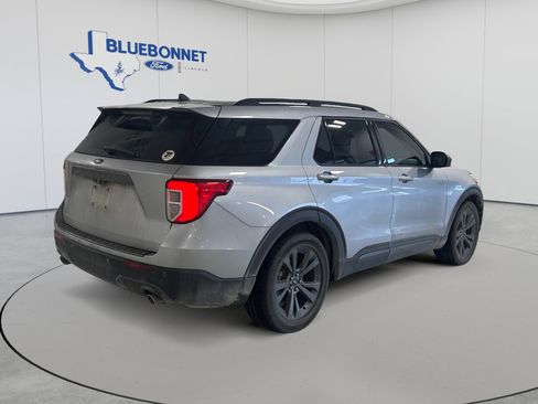 Used 2021 Ford Explorer XLT w/ Equipment Group 202A RWD image 5