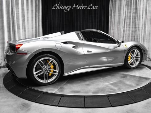 Used 2017 Ferrari 488 Spider image 5