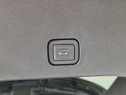 Used 2024 Cadillac XT6 Premium Luxury w/ LPO, Floor Liner Package AWD/4WD image 10