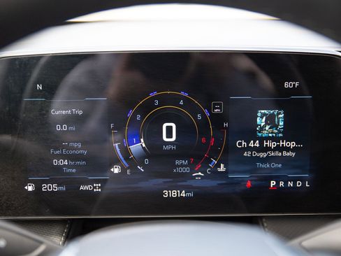 Used 2025 Chevrolet Equinox LT AWD/4WD image 12